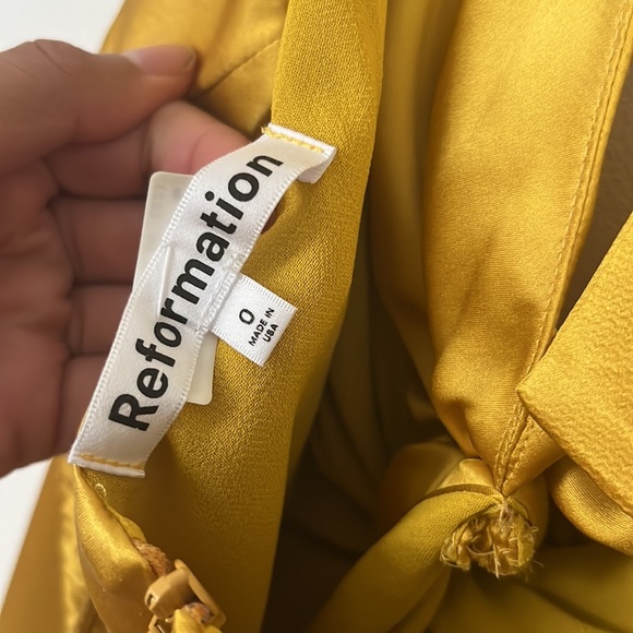 Reformation Nerida silk dress turmeric - Picture 6 of 12